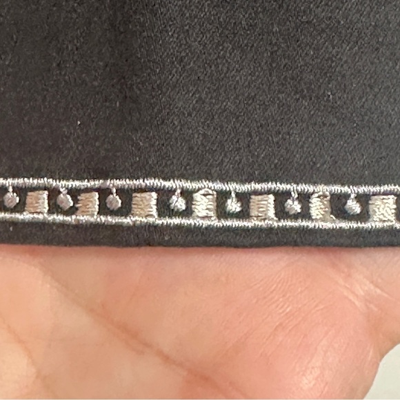 Sigrid Olsen Sport size 12P black ankle pants with embroidered detail - Picture 12 of 13